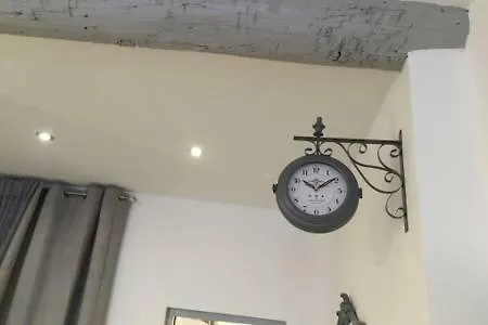 Beautiful Rue De La Croix Vieux 아파트 *